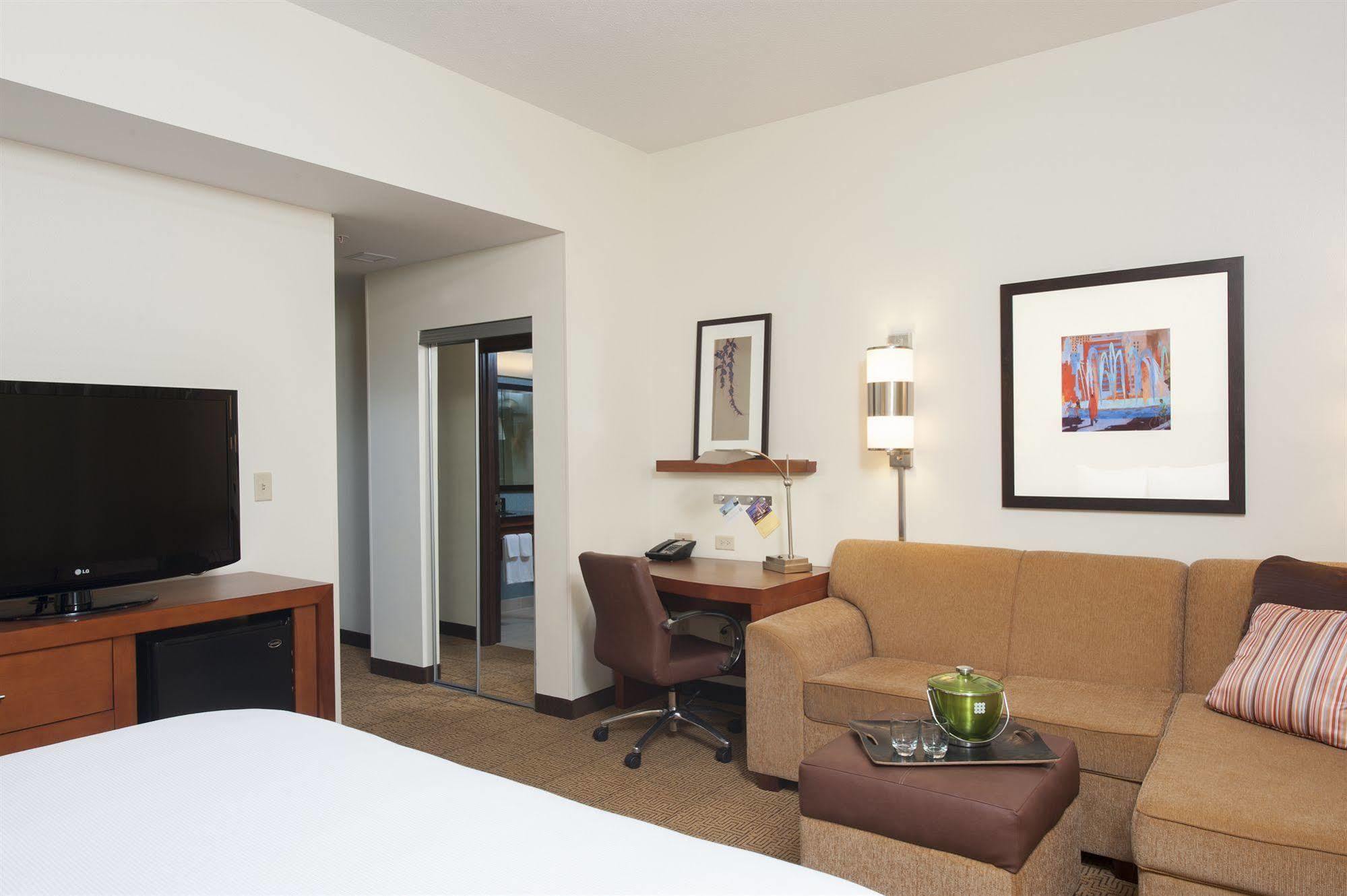 Hyatt Place Des Moines Downtown Exterior foto
